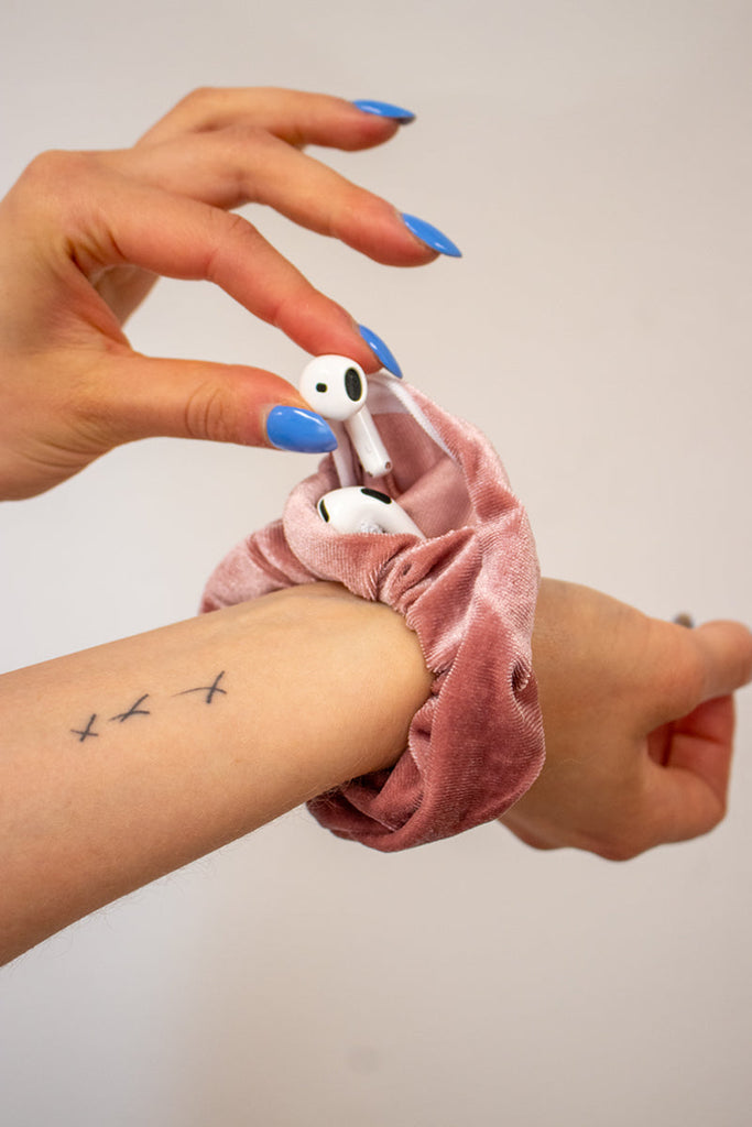 Pole Junkie Zipper Scrunchie - Rose Quartz