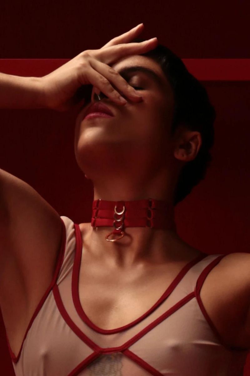 Rolling Halo Choker - Red/Gold-Rolling-Pole Junkie